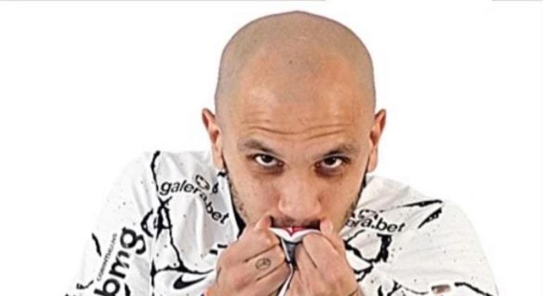 Fábio Santos - 3 gols