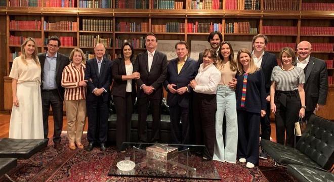 Sophie Wajngarten, Fabio Wajngarten, Ester Bezerra, bispo Edir Macedo, Michelle Bolsonaro, Jair Bolsonaro, SÃ­lvio Santos, Ãris Abravanel, PatrÃ­cia Abravanel, FÃ¡bio Farias, Marcelo Beyruti, Daniela Beyruti, Ãngela Vieira e Marcus VinÃ­cius Vieira