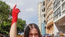 Alessandra Negrini ganha Troféu Antipatia em bloco de Carnaval