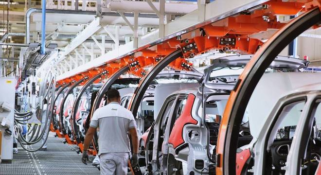 Indústria de automóveis cresceu 17% se comparado ao ano passado