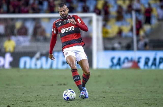 FABRÍCIO BRUNO (Flamengo): 5.430 minutos em 63 confrontos. Foto: Marcelo Cortes/CRF