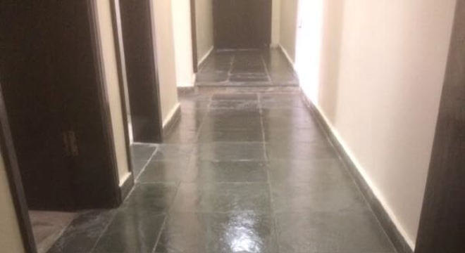 Faça a manutenção do piso sempre que puder