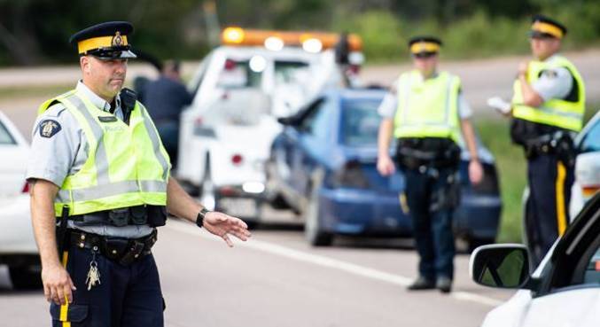 Pelo menos dez pessoas morreram esfaqueadas em ataques no Canadá