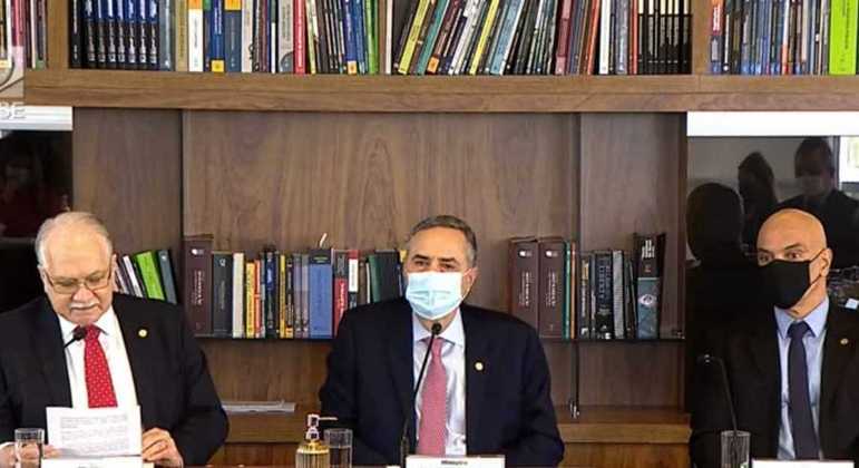 Os ministros Edson Fachin, Luís Roberto Barroso e Alexandre de Moraes