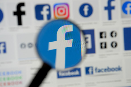 Facebook e Google são acusados de práticas abusivas