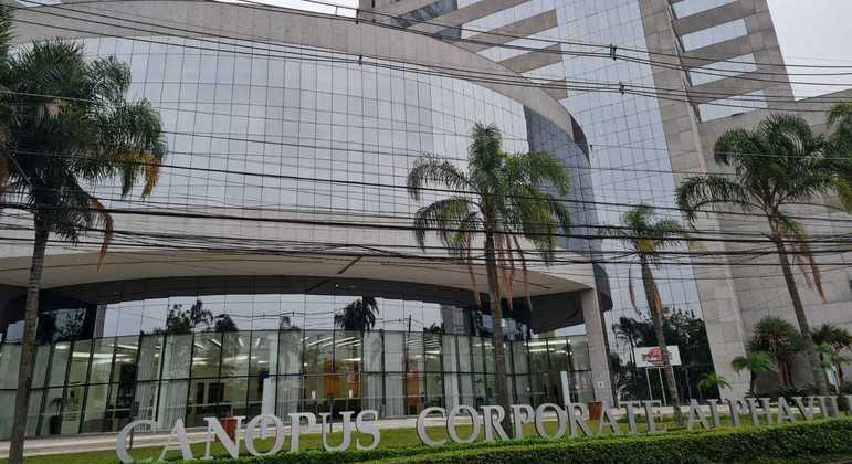 Fachada do edifício onde está sediada a Precisa Medicamentos, em Alphaville, em Barueri
