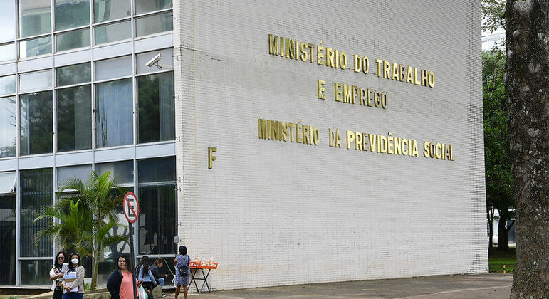 Fachada do Ministério do Trabalho e Emprego e do Ministério da Previdência Social, em Brasília