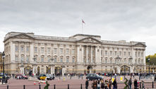 Homem é preso por tentativa de invadir o estábulo do Palácio de Buckingham, em Londres