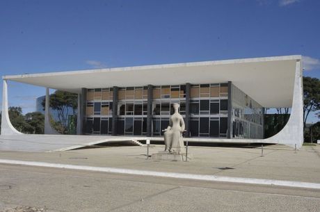 STF julgou reaposentação nesta quinta-feira (6)