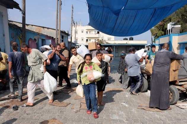 A UNRWA (Agência das Nações Unidas de Assistência aos Refugiados da Palestina), disse no domingo (29) que a ordem pública na Faixa de Gaza 'está em colapso'. Foram registrados saques a armazéns e centros de distribuição de comida na região