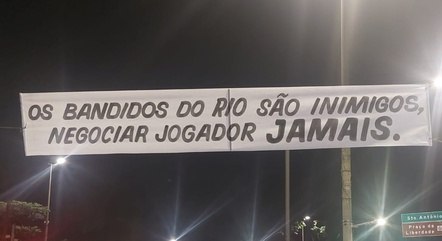 Torcedores do Atlético-MG contra a venda de Allan ao Flamengo