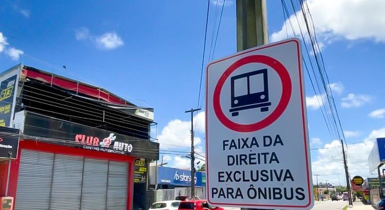 Faixa exclusiva ônibus JP
