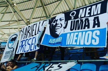 Torcida Tribuna 77 também teve de retirar faixa na Arena do Grêmio
