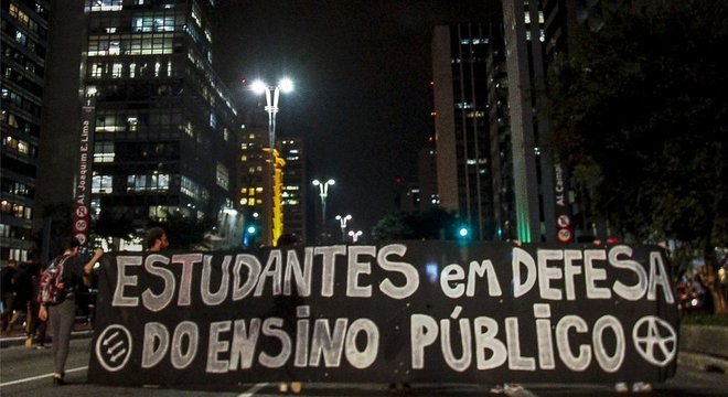 Para analista político, decisão do governo sobre orçamento de universidades foi contaminada por 'guerra cultural'