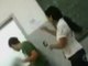 O mesmo levantamento mostrou que 61% dos professores
consideram suas escolas violentas, e 37% não se sentem seguros em seu ambiente
de trabalho