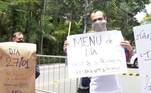 Na última sexta-feira (22), donos de bares e restaurantes fizeram protesto na capital paulista. A tentativa é de reverter a decisão e evitar que esse segmento do comércio sofra ainda mais com a falta de vendas
