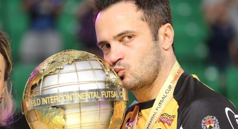 Falcão ganhou todos os títulos possíveis no futsal. Leão, depois do Paulista de 2005, nenhum