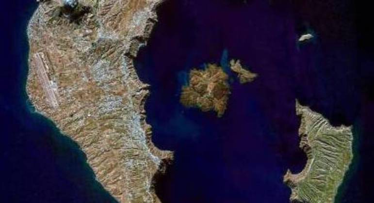 A falha de Santorini é uma falha geológica submarina localizada na ilha grega de Santorini, no mar Egeu. Os geólogos acreditam que essa falha é capaz de gerar terremotos com magnitude de até 7,5 na escala Richter