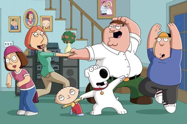 Família da Pesada X Um Cara de FamíliaO nome em inglês dava foco a Peter Griffin como o principal foco da narrativa da animação. Em português, a família ganha destaque, além de ser 
