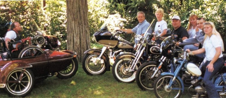 Famlia Harley: Patrick Harley, John E. Harley Jr com a esposa Kate, Bruce O-Hearn e Sarah Harley, William Harley e Jessica M. Harley / Reproduo