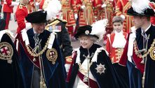 Andrew não terá vestimenta oficial para coroação de rei Charles 3º