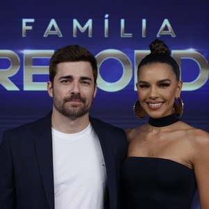 Miguel Coelho e Mariana Rios, apresentadores do "Família Record"