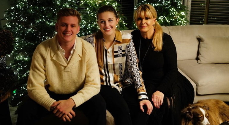 Corinna e os dois filhos, Mick e Gina, poucas vezes fazem aparição pública