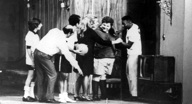 Pelé participou de um episódio da 'Família Trapo' nos anos 60