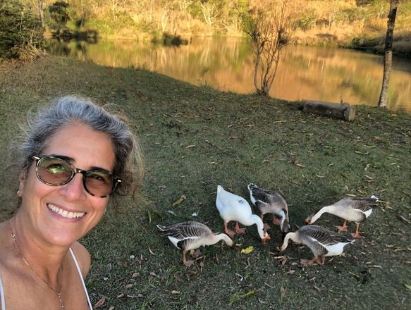 Apaixonada por cavalos, Lúcia é proprietária de uma fazenda em Minas Gerais, conhecida como Fazenda Independência. Ela cria animais das raças Mangalarga Marchador e Quarto de Milha na propriedade rural. Atualmente, ela se divide entre Brasil e Portugal 