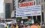Fantasias e mensagens políticas marcam edição da São Silvestre 2021