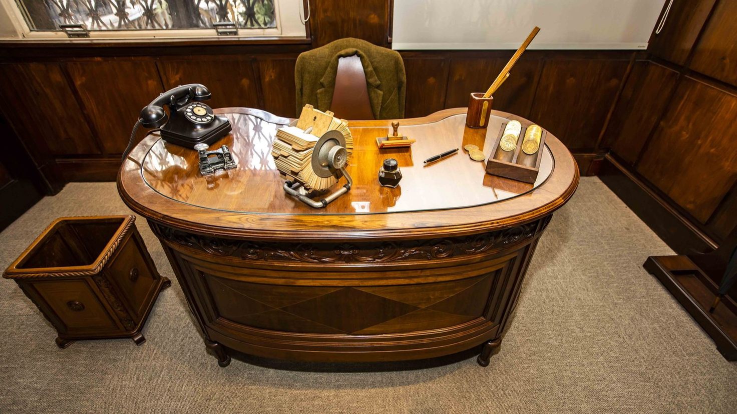 Objetos e mobiliários da época proporcionam uma viagem no tempo (Edu Garcia)