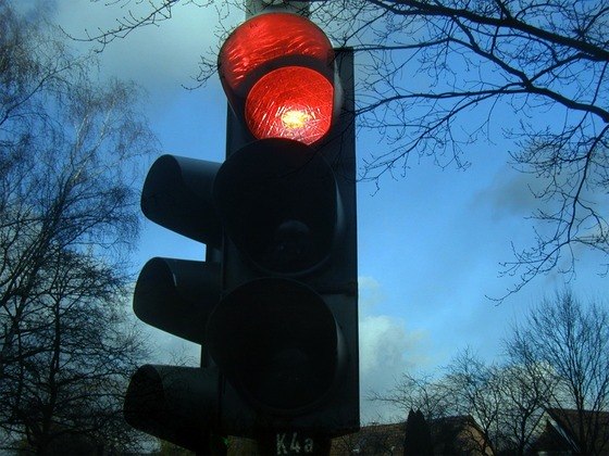 FAROL VERMELHO, SEMÁFORO