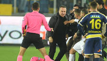 Ex-presidente de time turco é libertado sob fiança após socar árbitro em jogo