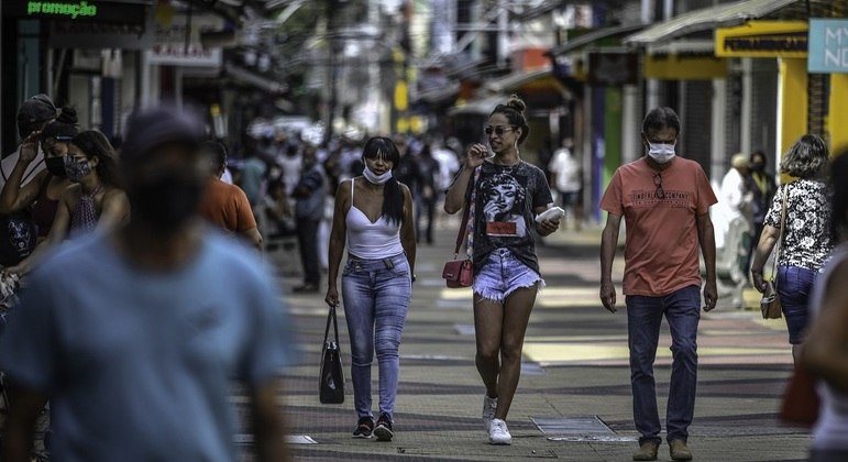 São Paulo deixa fase emergencial e volta para etapa vermelha