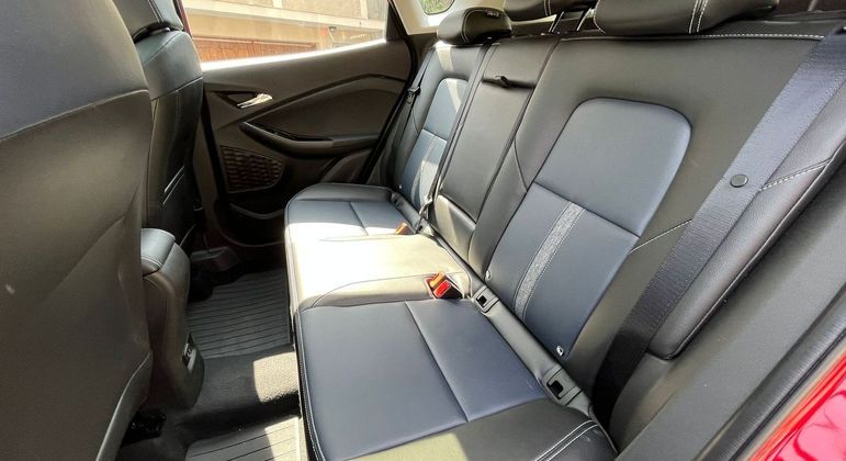 Com 2,57 m de entre-eixos, Chevrolet Tracker tem um bom espaço interno