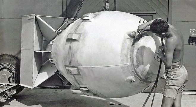 A bomba Fat Man liberou energia equivalente a 21 mil toneladas de TNT.