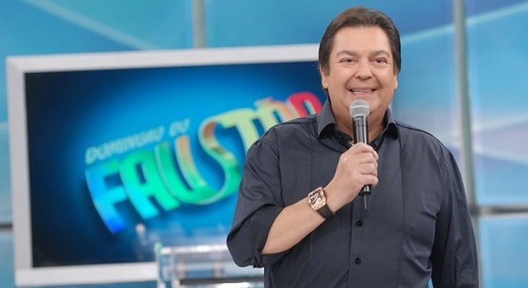 Em férias na Globo, Fausto Silva passa por exames de rotina