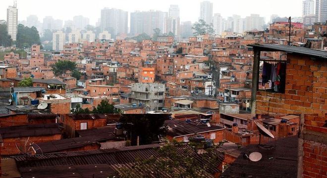 Hiperocupação nas favelas pode facilitar disseminação do novo vírus