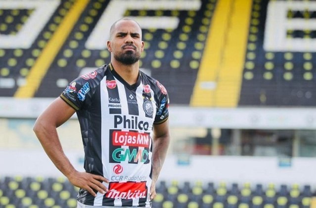 FECHADO! - Após bater na trave em 2021 ao chegar em sexto lugar na Série B com o Guarani, o zagueiro Thales vai em busca de seu quarto acesso na carreira, dessa vez pelo Operário. 