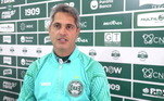 FECHADO - Após o revés por 1 a 0 diante do Sport, a diretoria do Coritiba decidiu demitir o técnico Rodrigo Santana.  Ele sai depois de dois empates e quatro derrotas. O Coxa está na 18º colocação, com 21 pontos.