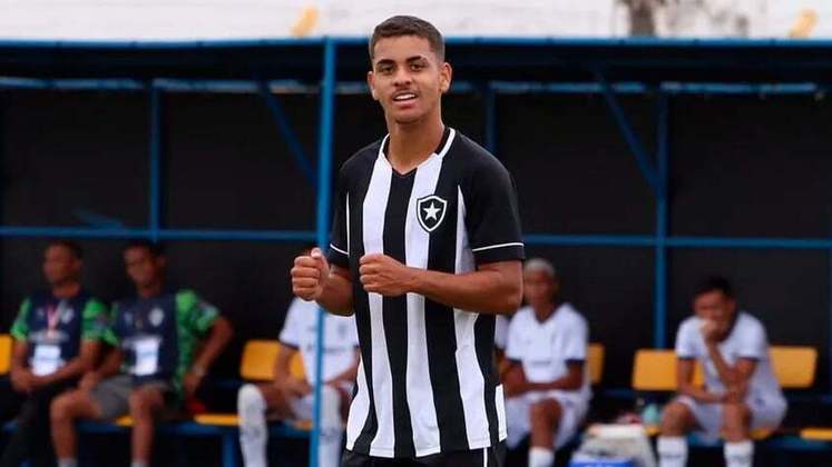 FECHADO - Artilheiro da Copinha com cinco gols em cinco jogos, Sapata rescindiu contrato com Taubaté nesta segunda-feira. O Botafogo comprou 70% dos direitos econômicos do atacante. O jogador assina contrato nesta quarta-feira. O vínculo será válido até 2027.