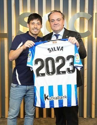 FECHADO - David Silva renova com a Real Sociedad.O atleta está no time desde 2020 e o novo  vínculo com o clube espanhol vai até 2023.