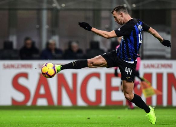 FECHADO - De acordo com o jornalista Fabrizio Romano, Perisic já tem um acordo fechado com o Tottenham. Ainda de acordo com o comunicador italiano, o contrato tem duração de 2 anos.