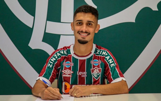 FECHADO - Depois de quatro anos, o meia Daniel acertou seu retorno ao Fluminense. O jogador assinou contrato com o Tricolor até o fim de 2024 e já foi anunciado pelo clube. O atleta estava no Bahia e se transferiu sem custos para o clube carioca sem custos. 