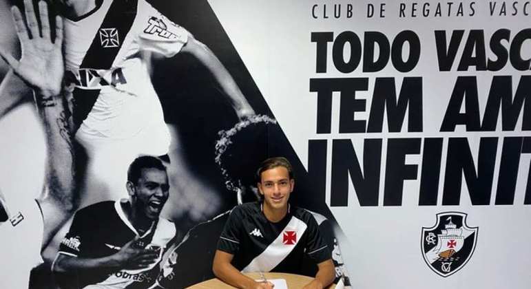 FECHADO - Em mais uma etapa do processo de renovações na base, o Vasco anunciou que o meia Guga Maia, da equipe sub-17, assinou contrato profissional, nesta quinta-feira. O novo vínculo do atleta com o Cruz-Maltino é válido até setembro de 2025, mesmo tempo de contrato do atacante GB, da mesma categoria, que assinou na quarta. 