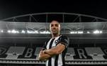 FECHADO - Fernando Marçal foi anunciado pelas redes sociais do Botafogo. Apesar de tudo certo entre a equipe brasileira e o lateral, ele apenas poderá jogar pelo clube carioca quando a janela de transferências abrir, no dia 18 de julho.