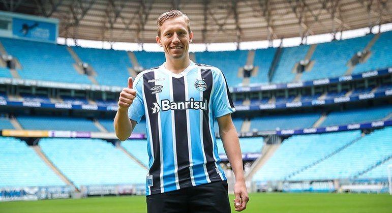 FECHADO - Lucas Leiva foi anunciado de forma oficial pelo Grêmio. O jogador terá contrato com a equipe até o final de 2023.