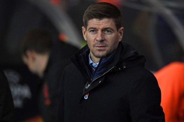 FECHADO - O Aston Villa anunciou, nesta quinta-feira, a demissão de Steven Gerrard como técnico do time. O ex-jogador e ídolo do Liverpool 
