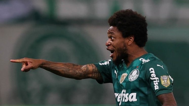 FECHADO! - O atacante Luiz Adriano viajou para a Turquia para acertar com o Antalyaspor. Segundo o jornalista Fabrizio Romano, o brasileiro assinará contrato até junho de 2023. 