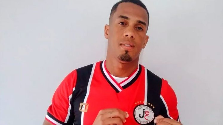 FECHADO! - O atacante Mailson, com passagens pelo CRB, Criciúma, Chapecoense e Gama, acertou com o Joinville para a próxima temporada.